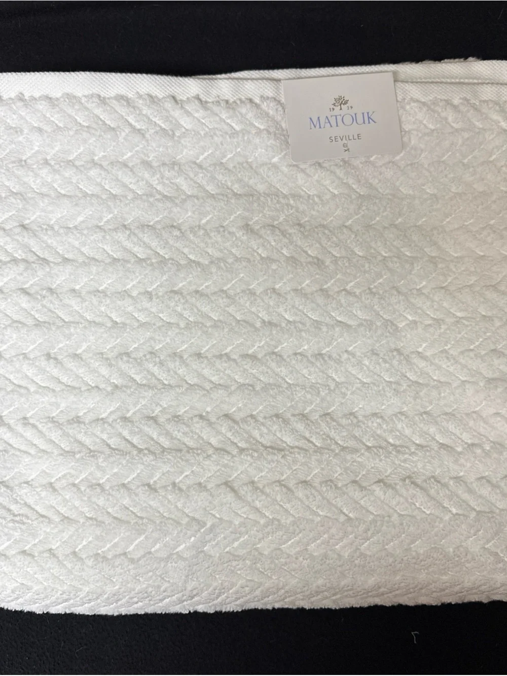 Matouk Seville 4 Pck Hand Towels 20x32 White Loose Braid Pattern 100% Cotton NWT